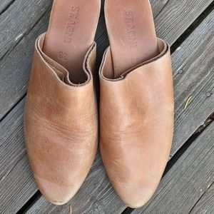 St. Agni leather slides